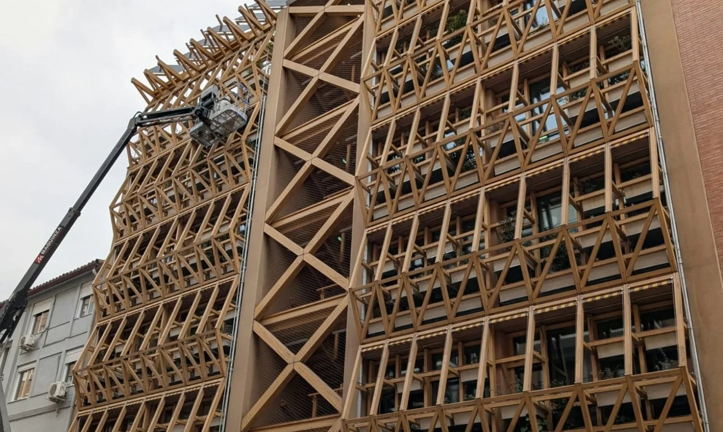 INNOVATIVE BUILDING